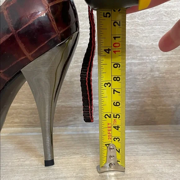 Stuart Weitzman UGC size 9 Dark Red Croc-Patterned Heels stiletto vintage - Picture 3 of 14